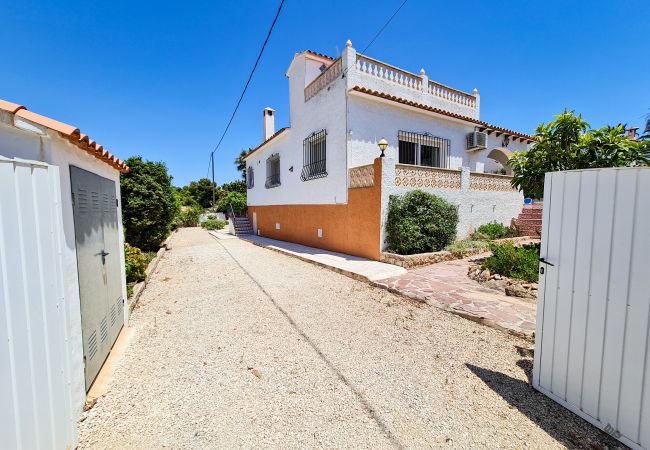 Villa en Calpe - A012 - CALETA