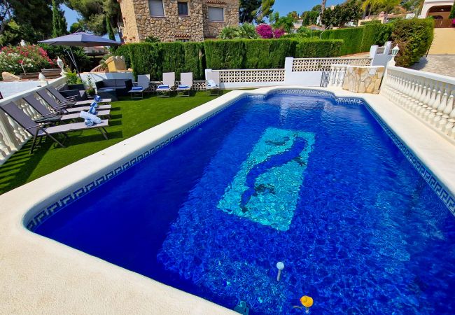 Villa alquiler vacacional en Moraira con piscina privada y cerca del centro del pueblo