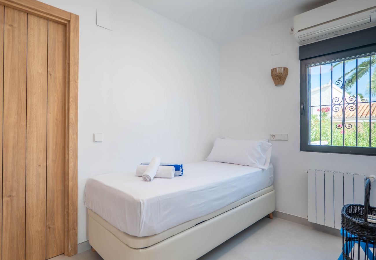 Villa en Calpe - A048 - ALMENDROS