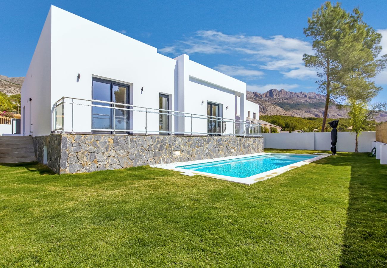 Villa in Altea la Vella - AV-1795