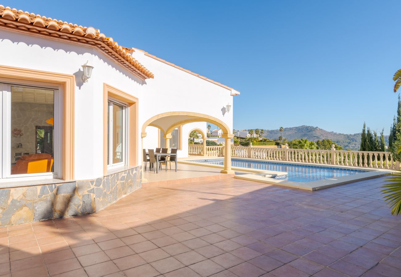 Villa in Calpe - AV-1904