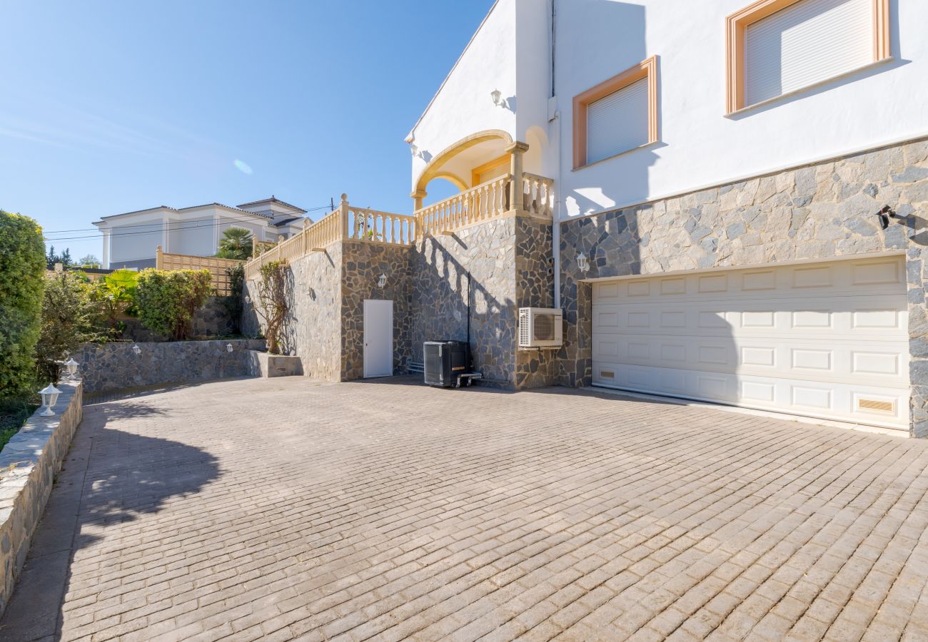 Villa in Calpe - AV-1904