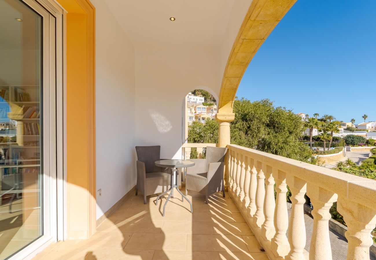 Villa in Calpe - AV-1904