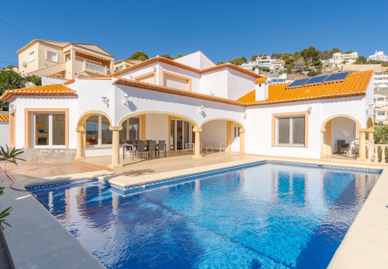 Villa in Calpe - AV-1904