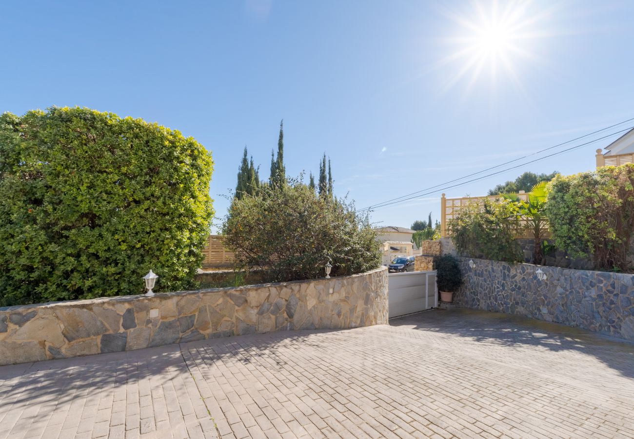 Villa in Calpe - AV-1904