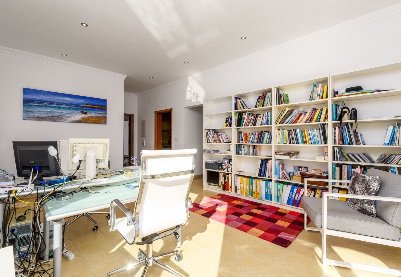 Villa in Calpe - AV-1904