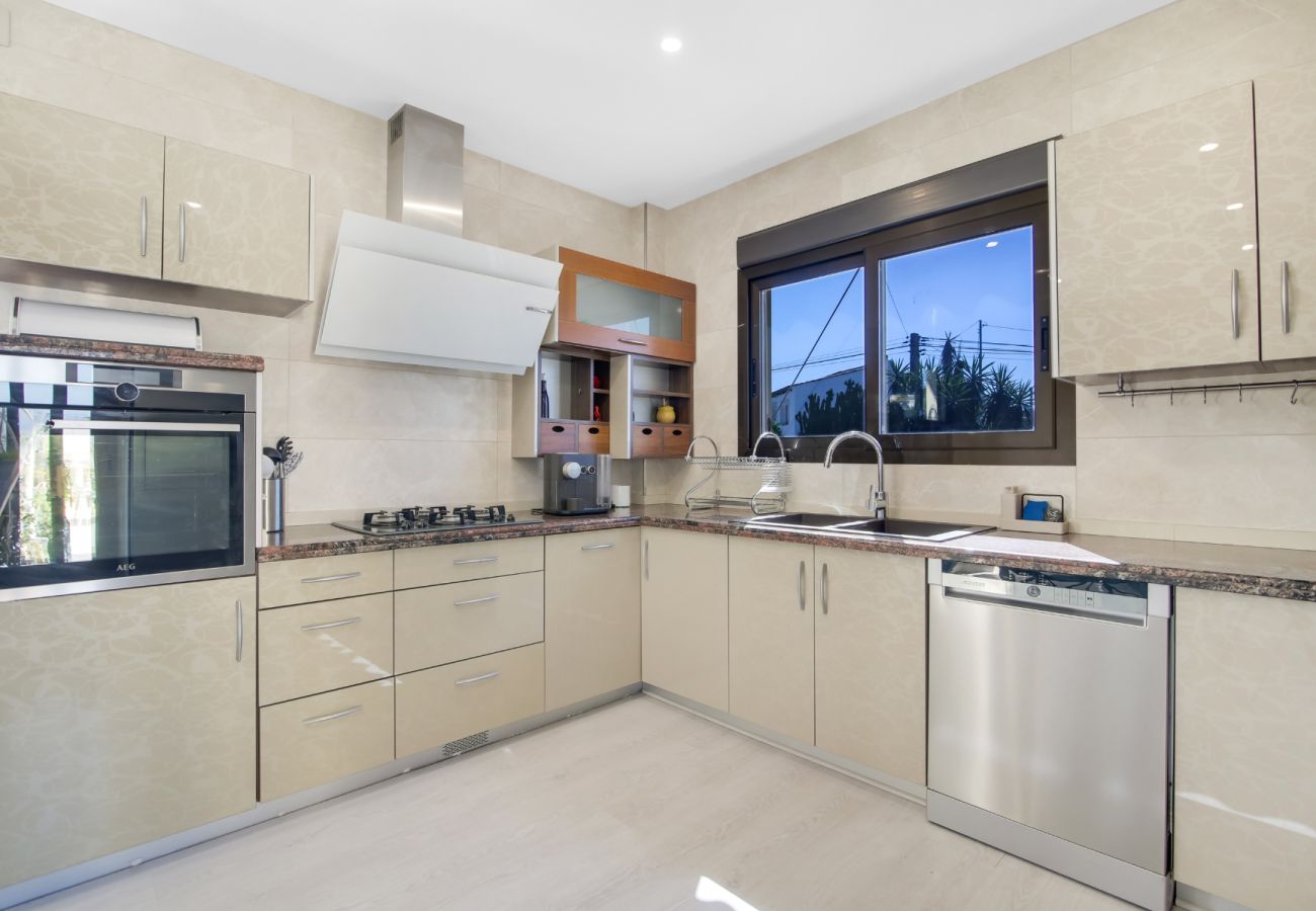 Villa in Calpe - AV-7402