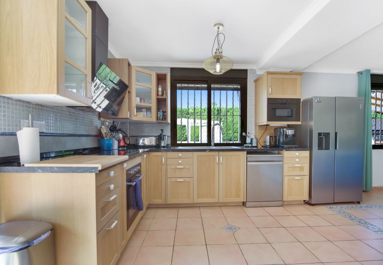 Villa in Calpe - AV-7402