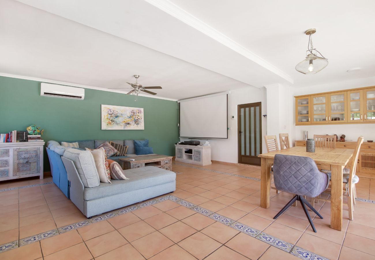 Villa in Calpe - AV-7402