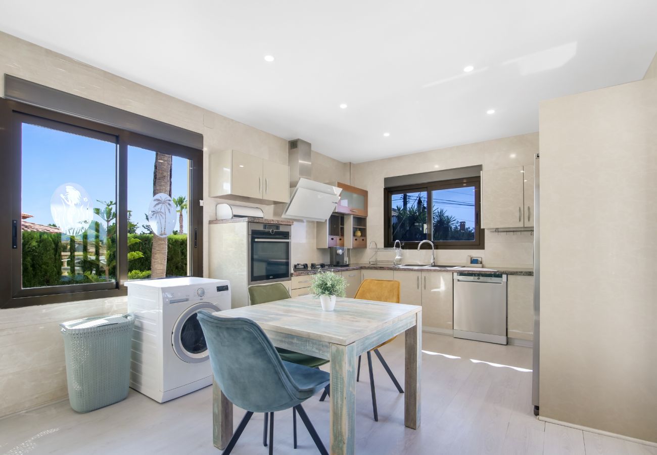 Villa in Calpe - AV-7402