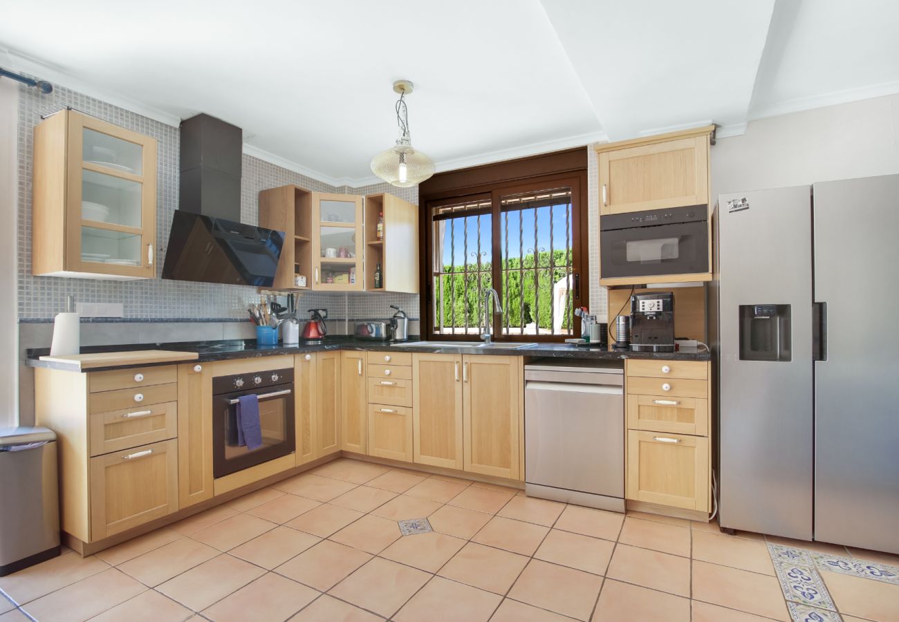 Villa in Calpe - AV-7402