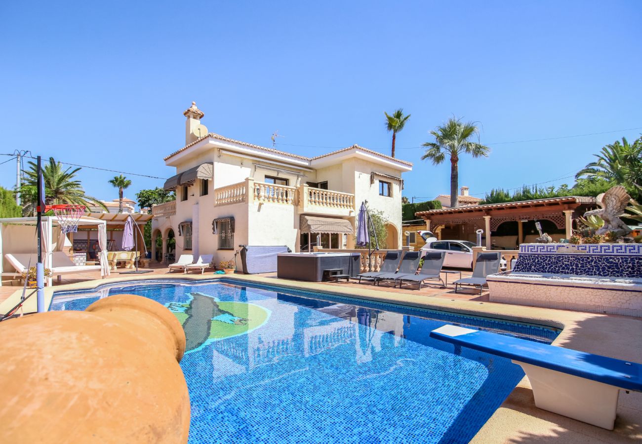 Villa in Calpe - AV-7402