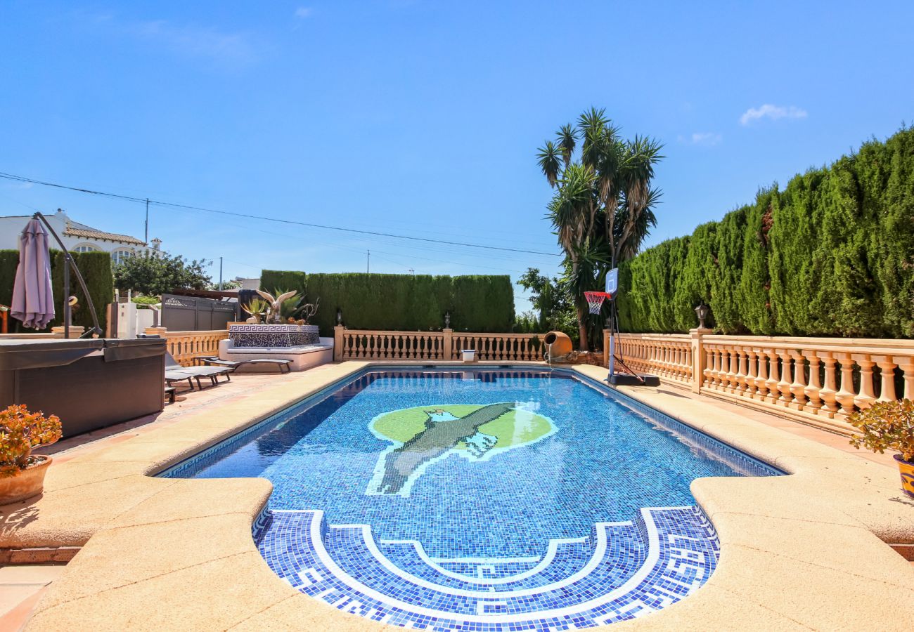 Villa in Calpe - AV-7402