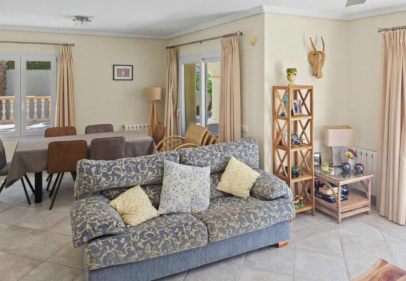 Villa in Moraira - AC-8271