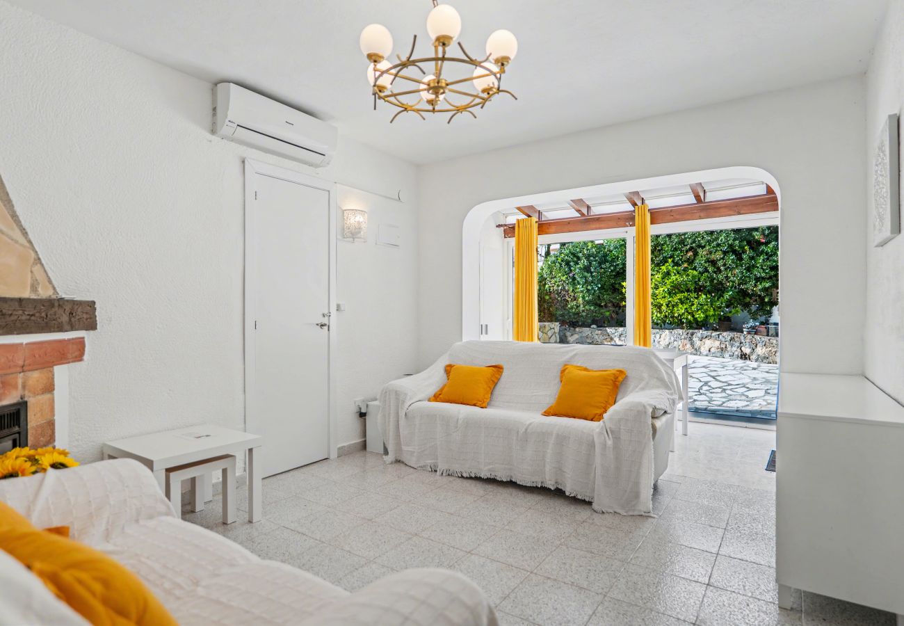 Villa in Moraira - A022 - CALLE ELCHE