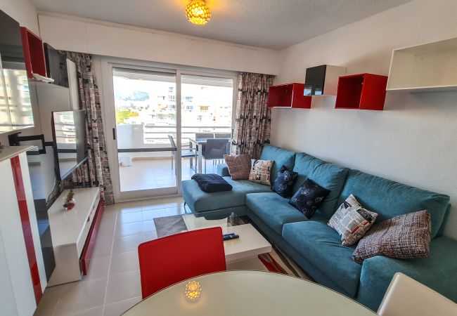 Living/dining room with exit to southwest terrace in apartament Calpe beach