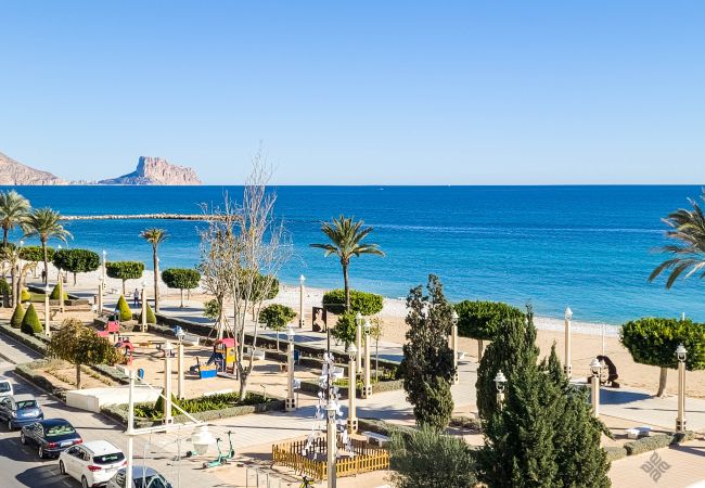 Magnificent views of Calpe's Ifach Rock and the bay of Altea.