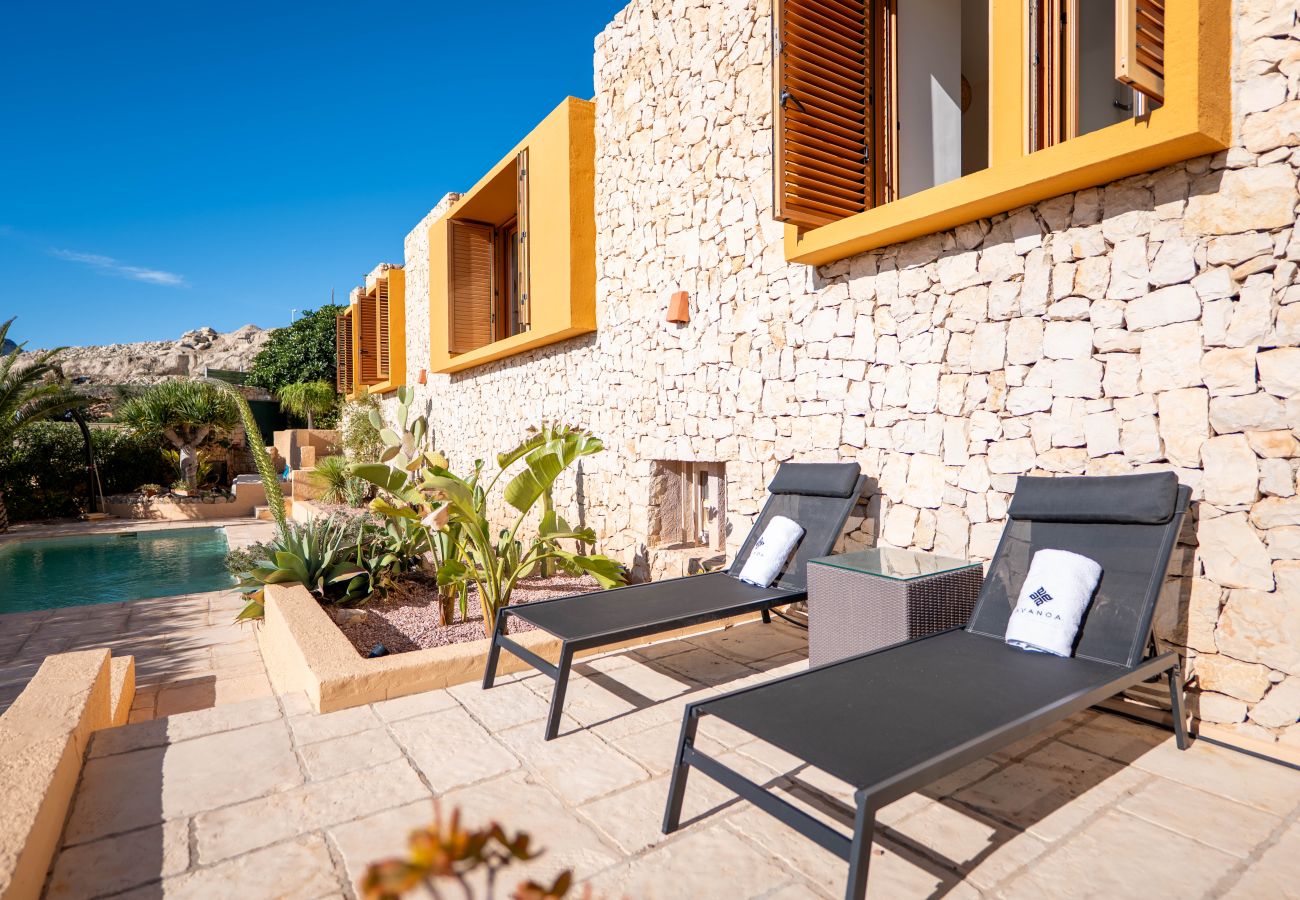 Villa in Calpe / Calp - A041 - MANZANERA