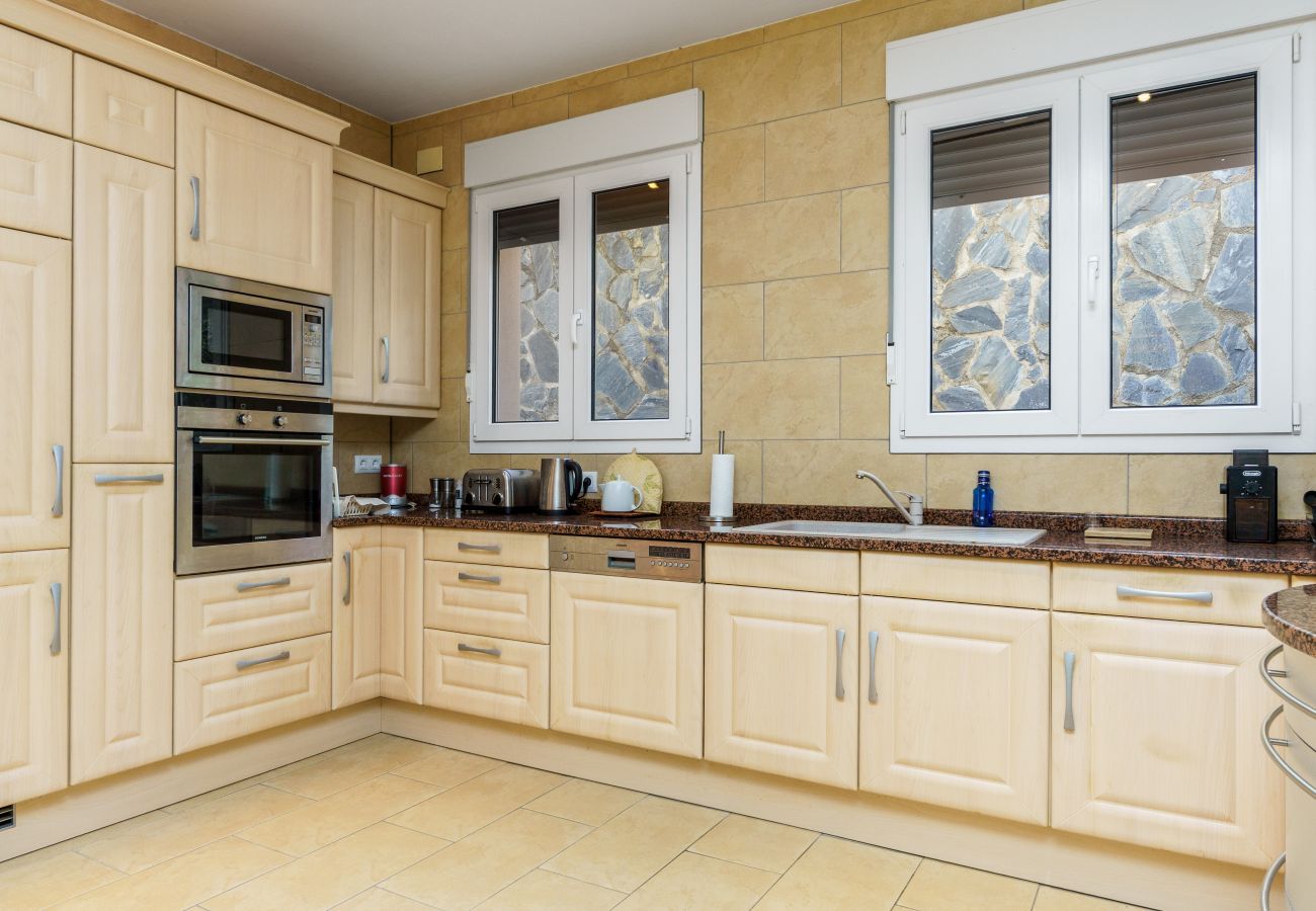 Villa/Dettached house in Calpe - AV-1904