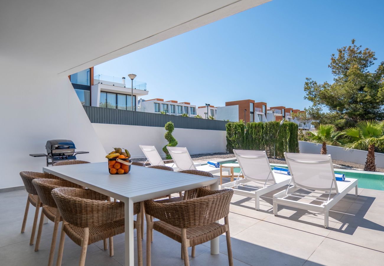 Villa en Calpe - AV-1931