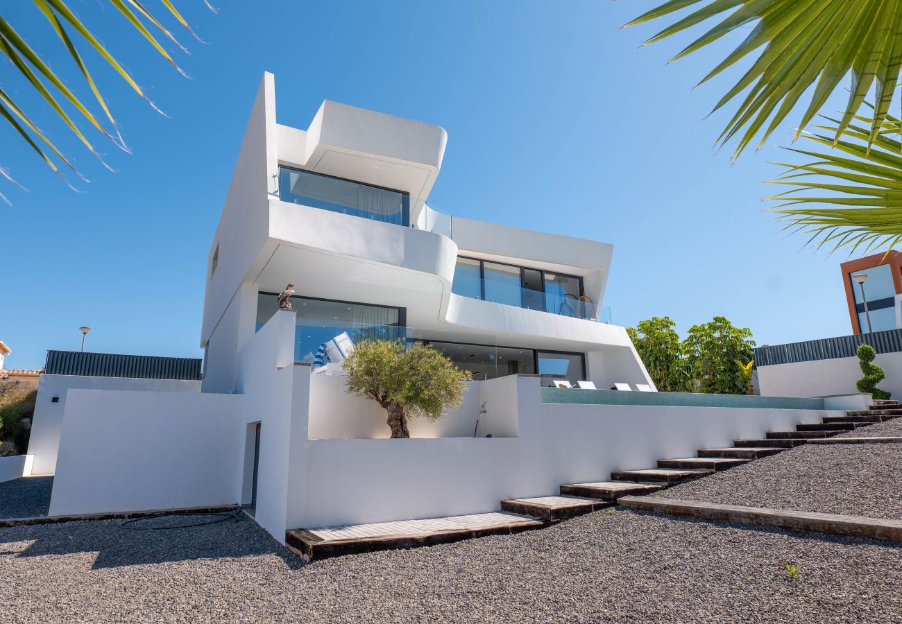 Villa en Calpe - AV-1931