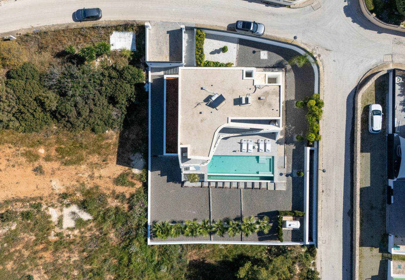 Villa en Calpe - AV-1931