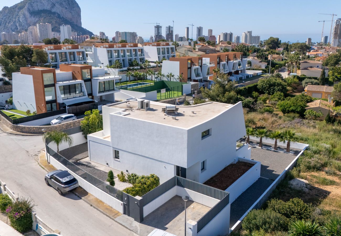 Villa en Calpe - AV-1931