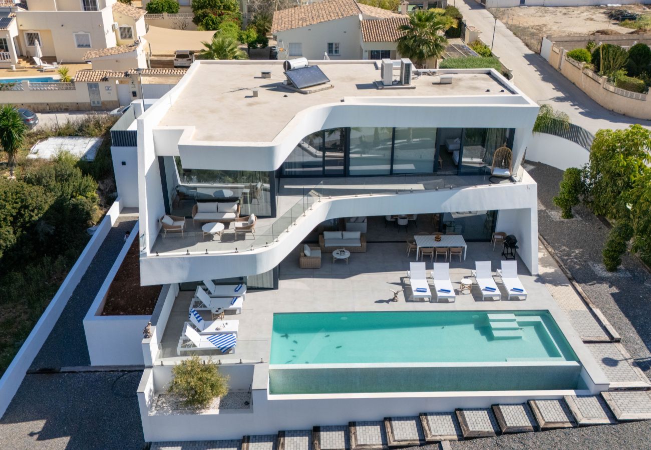 Villa en Calpe - AV-1931