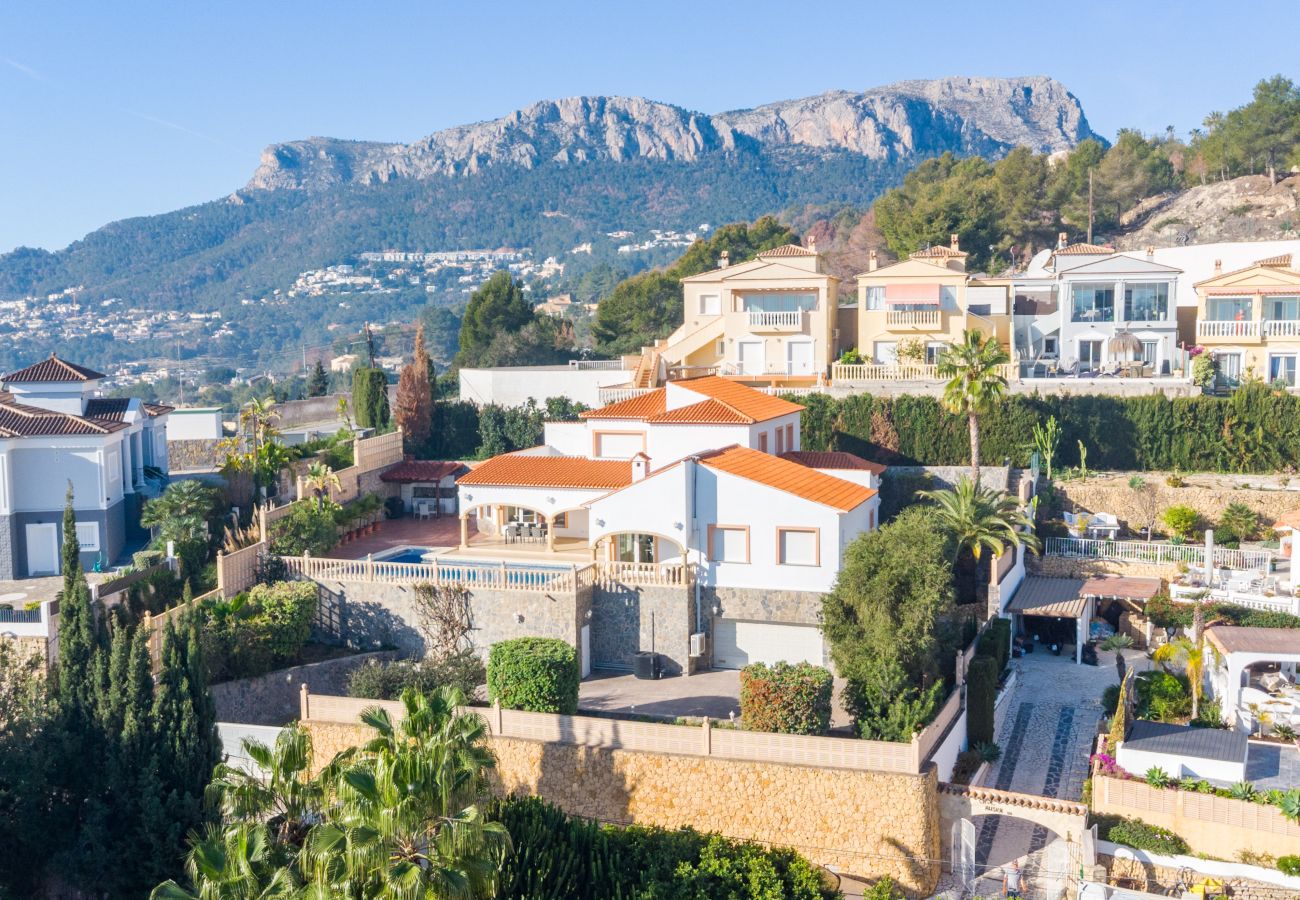 Villa en Calpe - AV-1904