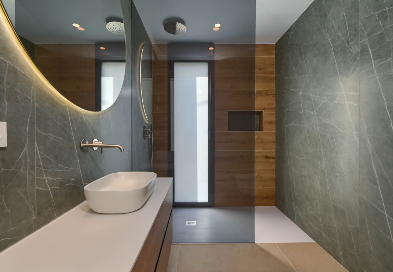 Villa en Calpe - AV-2840