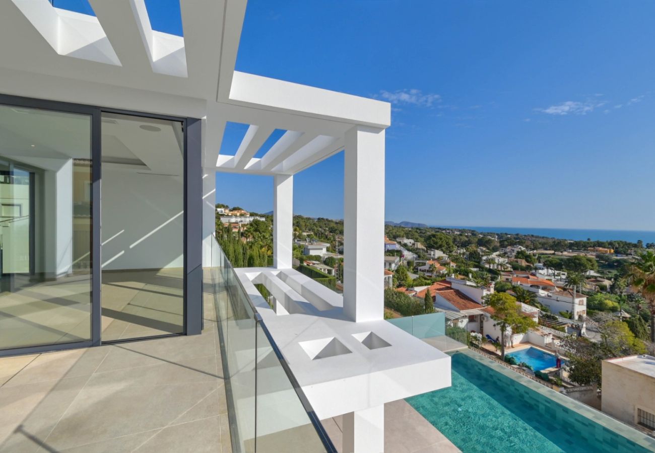 Villa en Calpe - AV-2840