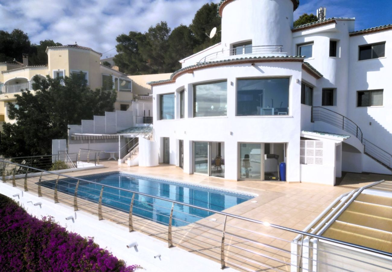Villa en Calp - AC-2146