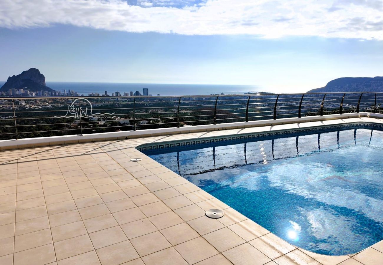 Villa en Calp - AC-2146