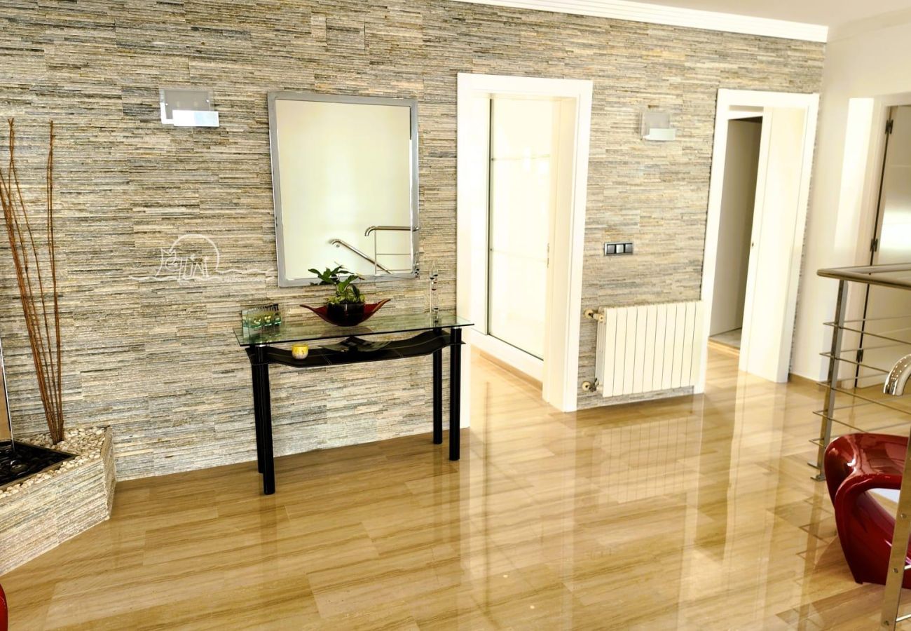 Villa en Calp - AC-2146